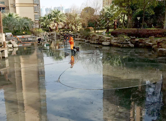 宝山景观池淤泥清理