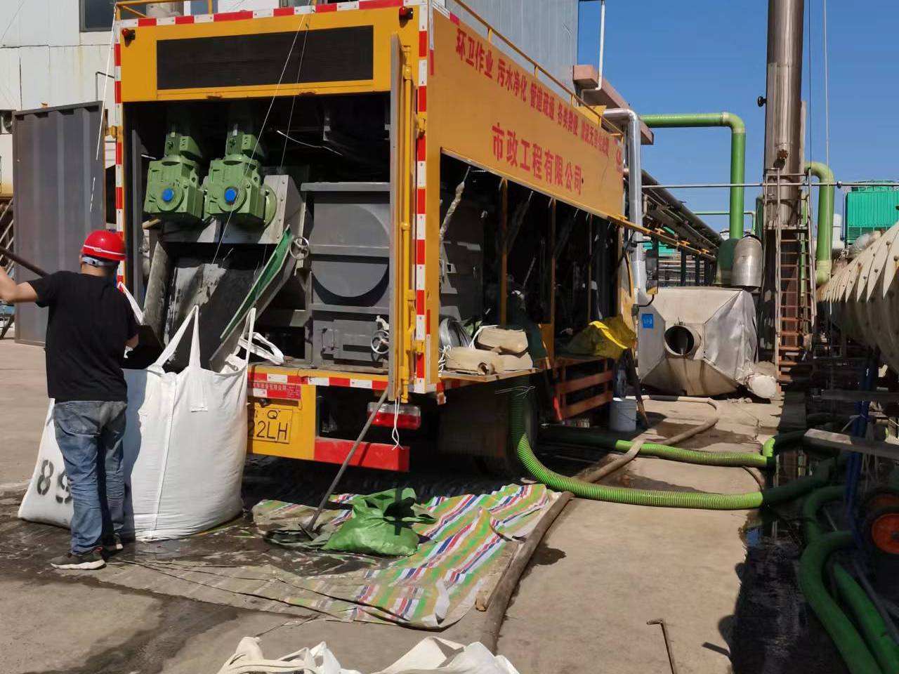 宝山淤泥压干处理